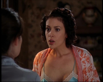 Charmed-Online_dot_net-7x01ACallToArms0100.jpg