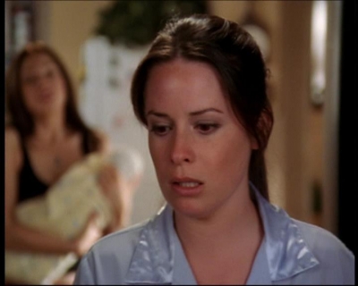 Charmed-Online_dot_net-7x01ACallToArms0107.jpg