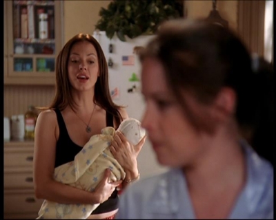 Charmed-Online_dot_net-7x01ACallToArms0113.jpg