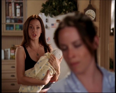 Charmed-Online_dot_net-7x01ACallToArms0114.jpg