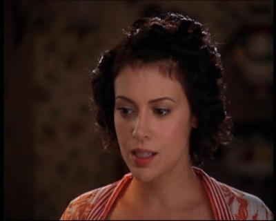 Charmed-Online_dot_net-7x01ACallToArms0118.jpg