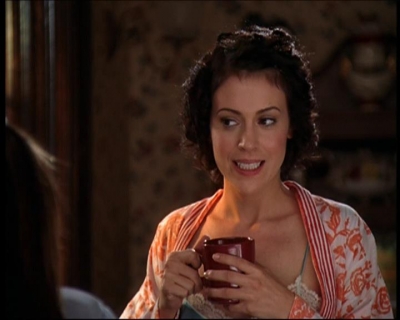 Charmed-Online_dot_net-7x01ACallToArms0127.jpg