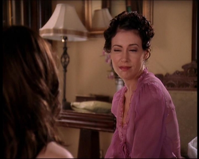 Charmed-Online_dot_net-7x01ACallToArms0355.jpg