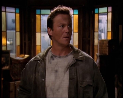 Charmed-Online_dot_net-7x01ACallToArms0504.jpg