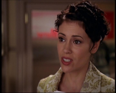 Charmed-Online_dot_net-7x01ACallToArms0733.jpg