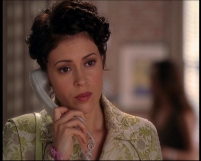 Charmed-Online_dot_net-7x01ACallToArms0817.jpg