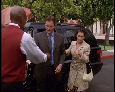 Charmed-Online_dot_net-7x01ACallToArms0839.jpg