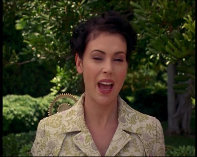 Charmed-Online_dot_net-7x01ACallToArms0902.jpg