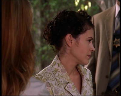 Charmed-Online_dot_net-7x01ACallToArms0975.jpg