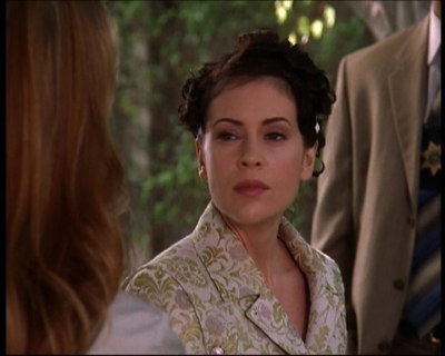 Charmed-Online_dot_net-7x01ACallToArms0976.jpg