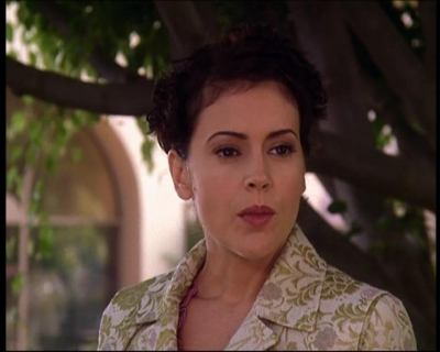 Charmed-Online_dot_net-7x01ACallToArms0996.jpg