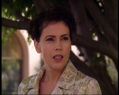 Charmed-Online_dot_net-7x01ACallToArms1009.jpg