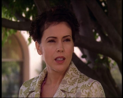 Charmed-Online_dot_net-7x01ACallToArms1010.jpg