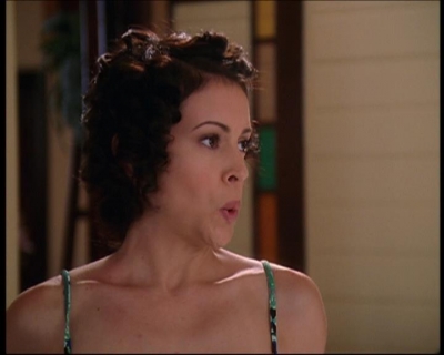 Charmed-Online_dot_net-7x01ACallToArms1217.jpg