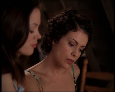 Charmed-Online_dot_net-7x01ACallToArms1253.jpg