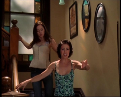 Charmed-Online_dot_net-7x01ACallToArms1277.jpg