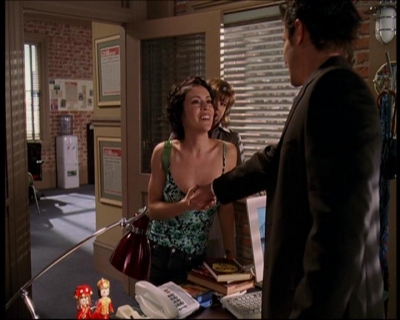 Charmed-Online_dot_net-7x01ACallToArms1546.jpg