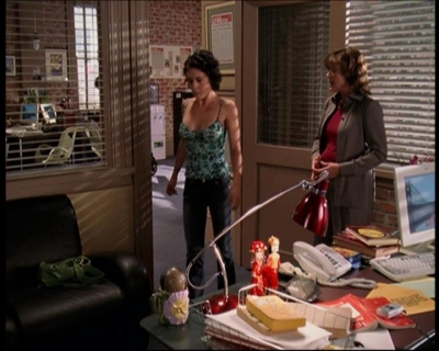 Charmed-Online_dot_net-7x01ACallToArms1608.jpg