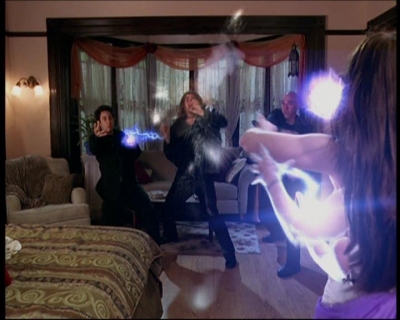 Charmed-Online_dot_net-7x01ACallToArms1635.jpg