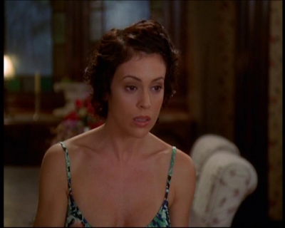 Charmed-Online_dot_net-7x01ACallToArms1704.jpg