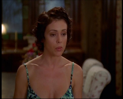 Charmed-Online_dot_net-7x01ACallToArms1705.jpg