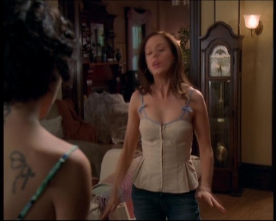 Charmed-Online_dot_net-7x01ACallToArms1709.jpg