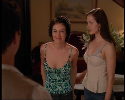 Charmed-Online_dot_net-7x01ACallToArms1761.jpg