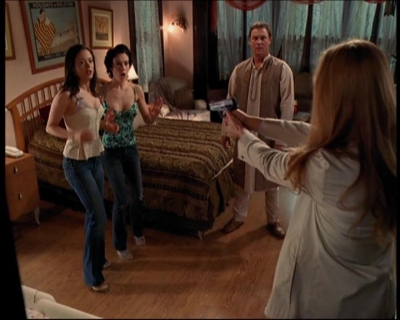 Charmed-Online_dot_net-7x01ACallToArms1839.jpg