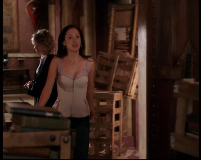 Charmed-Online_dot_net-7x01ACallToArms1950.jpg