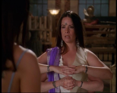 Charmed-Online_dot_net-7x01ACallToArms1975.jpg