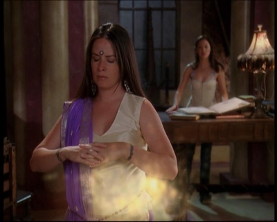 Charmed-Online_dot_net-7x01ACallToArms2046.jpg