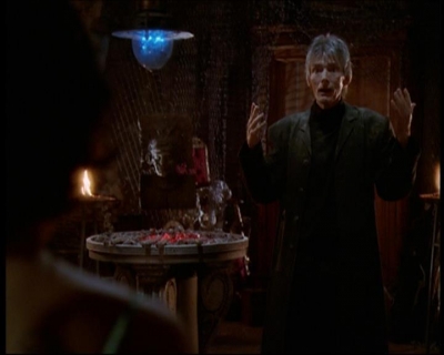 Charmed-Online_dot_net-7x01ACallToArms2263.jpg