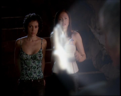 Charmed-Online_dot_net-7x01ACallToArms2285.jpg