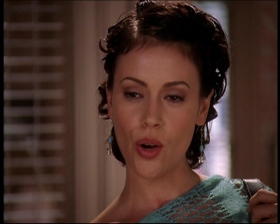 Charmed-Online_dot_net-7x01ACallToArms2379.jpg