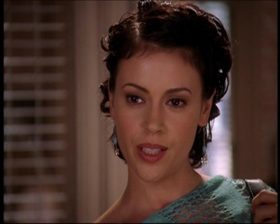 Charmed-Online_dot_net-7x01ACallToArms2380.jpg