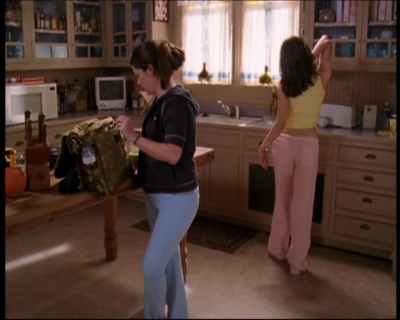 Charmed-Online_dot_net-7x01ACallToArms2442.jpg