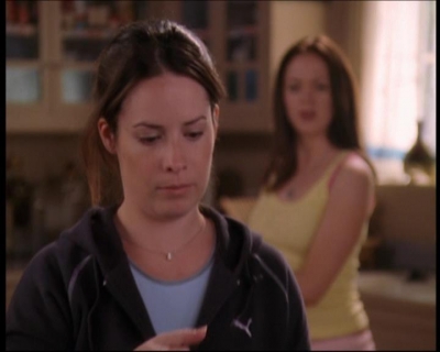 Charmed-Online_dot_net-7x01ACallToArms2459.jpg