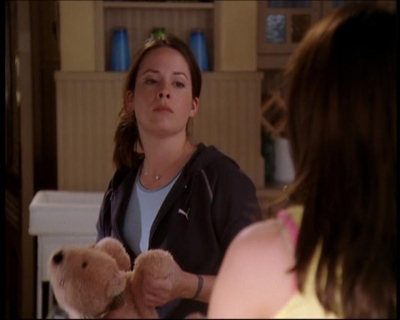 Charmed-Online_dot_net-7x01ACallToArms2479.jpg