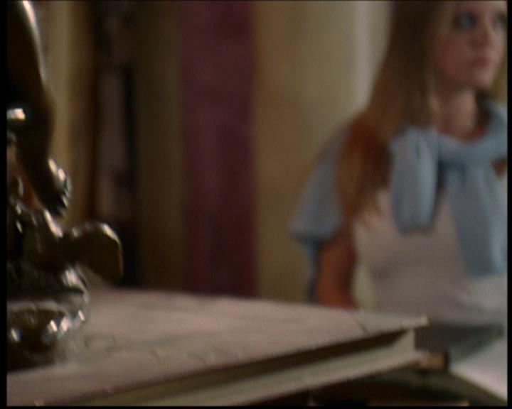Charmed-Online_dot_net-702TheBareWitchProject0176.jpg