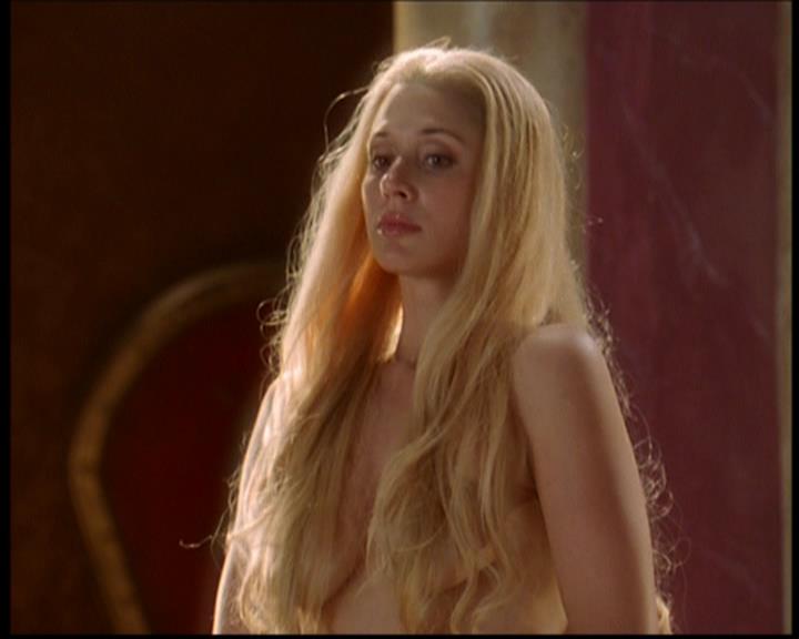 Charmed-Online_dot_net-702TheBareWitchProject0206.jpg