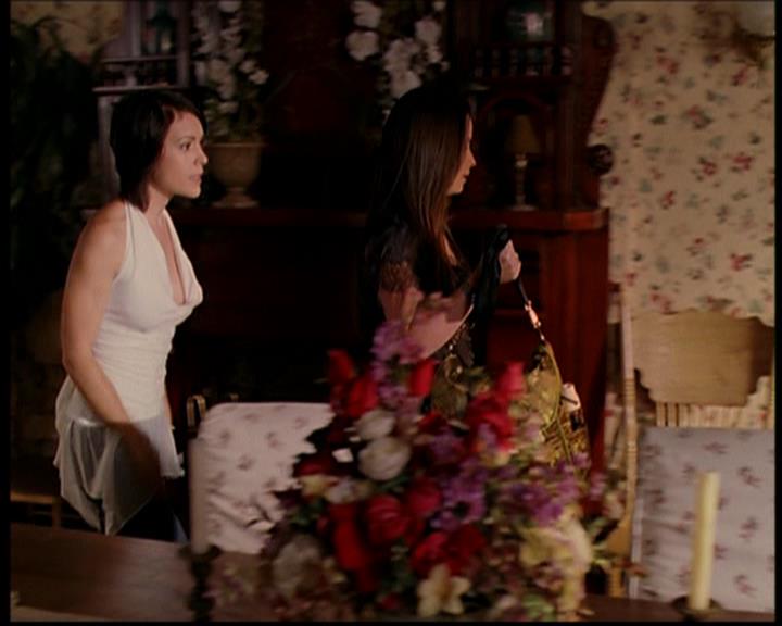 Charmed-Online_dot_net-702TheBareWitchProject0411.jpg