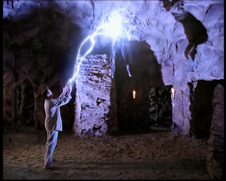 Charmed-Online_dot_net-702TheBareWitchProject0524.jpg
