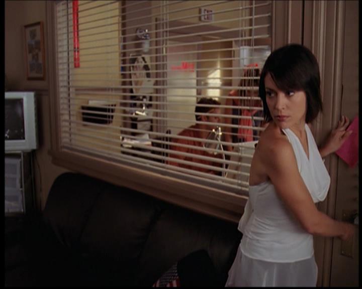 Charmed-Online_dot_net-702TheBareWitchProject0619.jpg