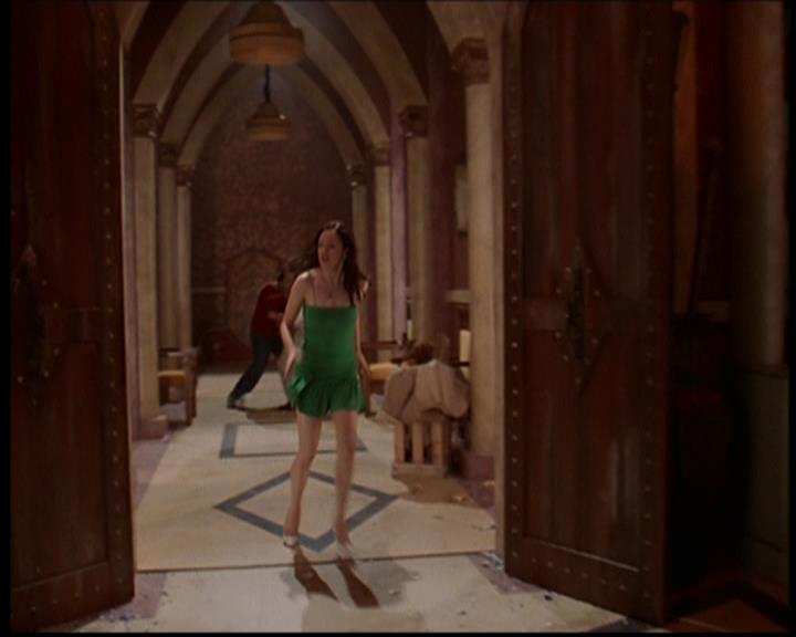 Charmed-Online_dot_net-702TheBareWitchProject0845.jpg
