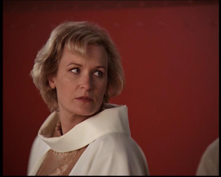 Charmed-Online_dot_net-702TheBareWitchProject1418.jpg