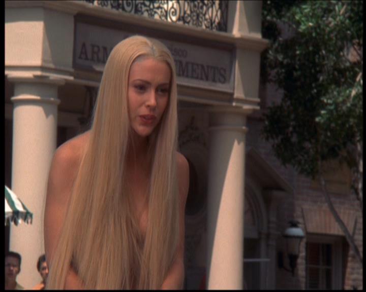 Charmed-Online_dot_net-702TheBareWitchProject2490.jpg