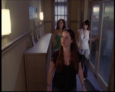 Charmed-Online_dot_net-702TheBareWitchProject1608.jpg