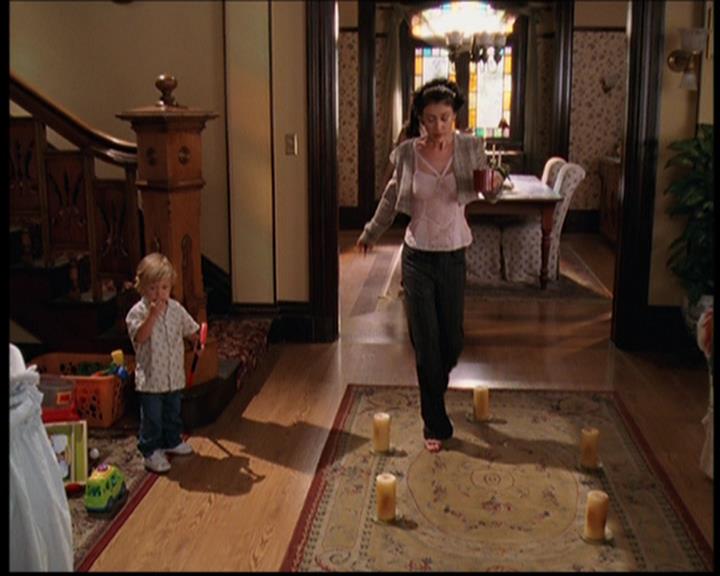 Charmed-Online_dot_net-7x03CheaperByTheCoven0004.jpg
