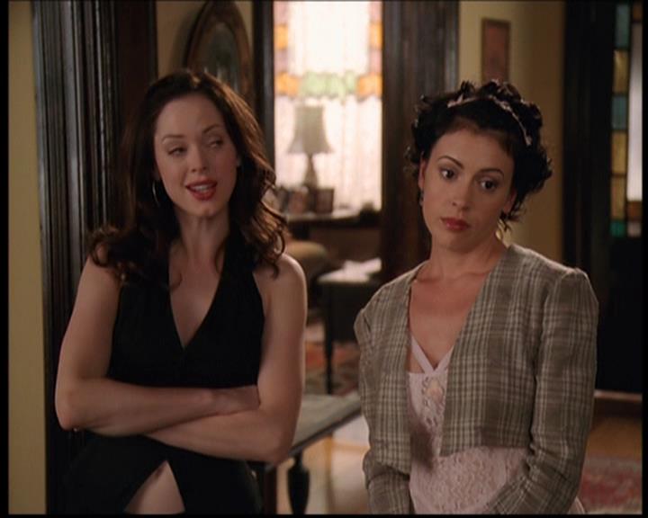 Charmed-Online_dot_net-7x03CheaperByTheCoven0023.jpg