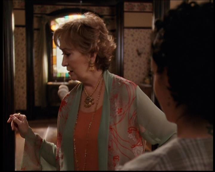 Charmed-Online_dot_net-7x03CheaperByTheCoven0080.jpg